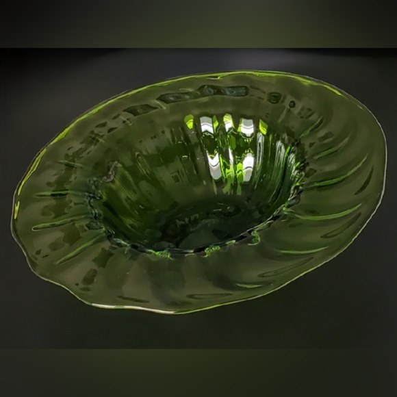 Rare 11.5" BLENKO Kiwi 🥝 Green Hand ✋️ Crafted Optic Art Glass Bowl - Picture 7 of 11